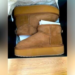 Emu boots, 40(size 9)